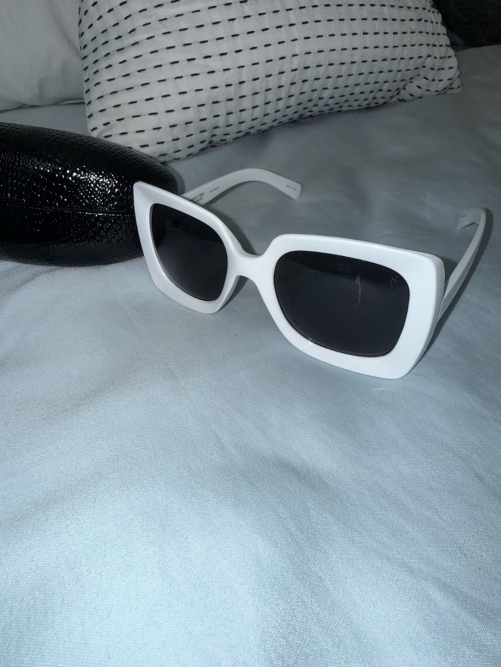 Vera Wang White Oversized Square Sunglasses with Black Lenses